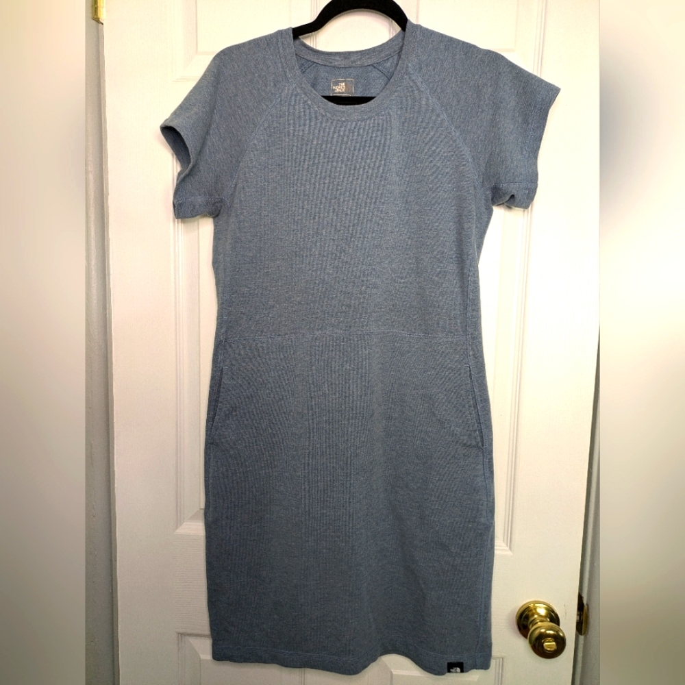 The North Face Short Sleeve Pocket Dress Medium